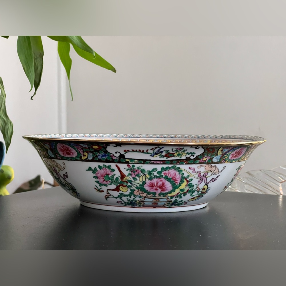 1 Vintage  Hand painted Chinese  Famille Rose  Medallion Serving Bowl 9”